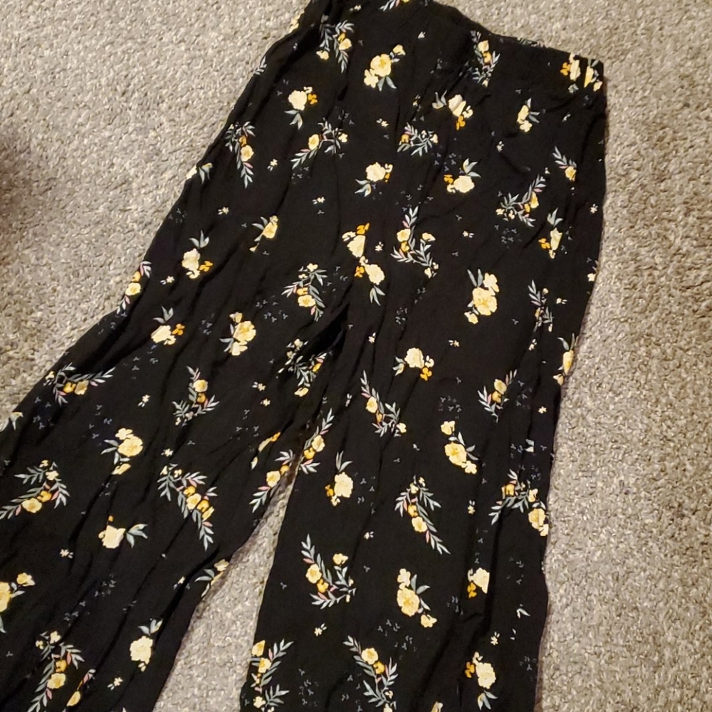 Cropped floral pants